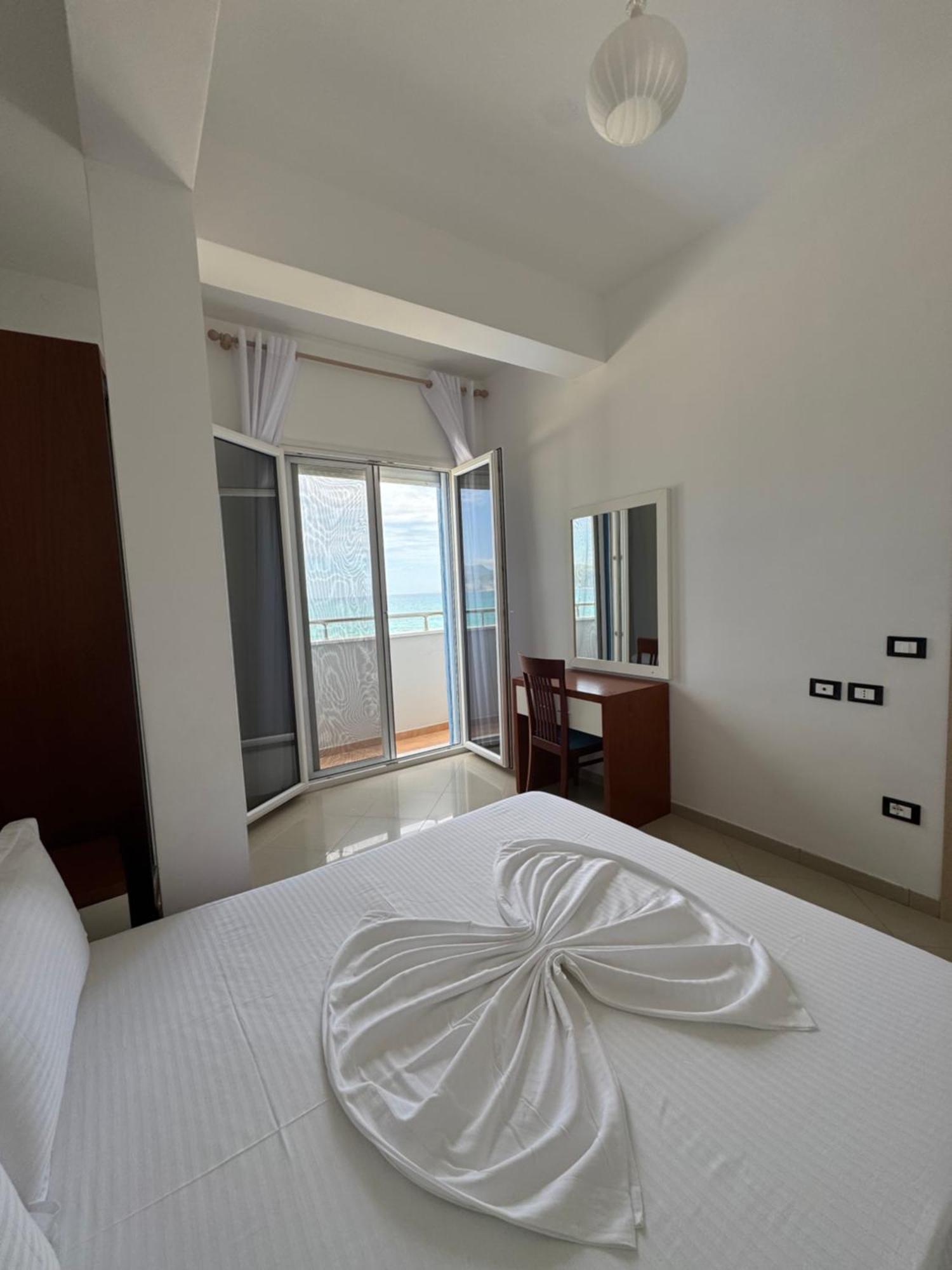 Blue Paradise Hotel Orikum Luaran gambar